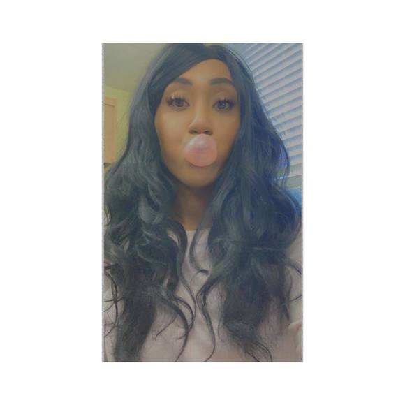 Meet your Posher, Rania - Picture 1 of 1